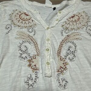 Akemi + Kin Henley Top Womens Small White Embroidered Boho Anthropologie Cotton